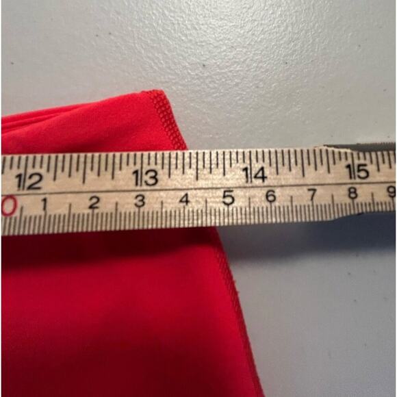 Peloton Capri High Waisted Leggings, Red Size Large - Picture 7 of 8